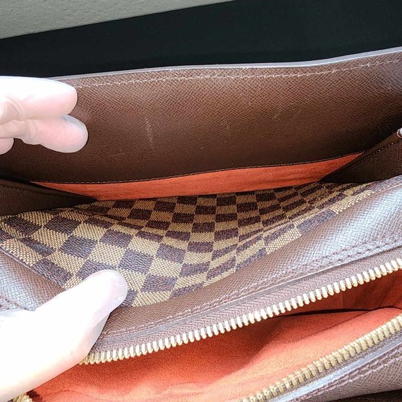 Authentic LV Triana - Picture 11 of 16